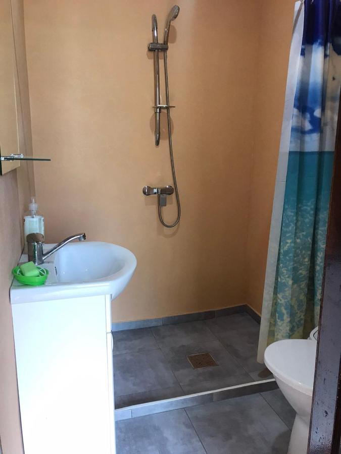 Гостевой Дом ,Breeze Chornomorsk Ngoại thất bức ảnh
